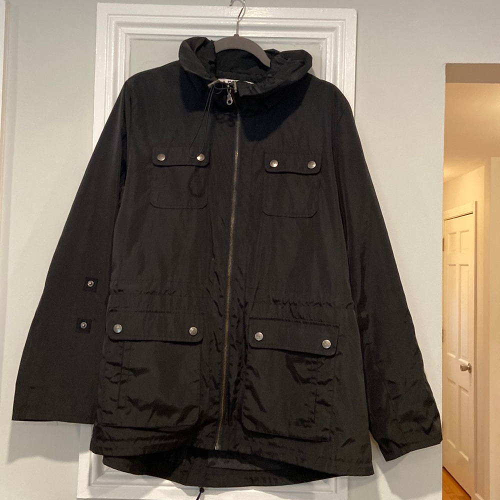 GUC DKNY Lightweight/ Rain jacket.